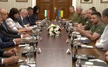 Đi thăm Bulgaria, tổng thống Ukraine bật luôn với tổng thống chủ nhà