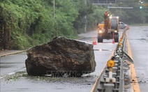 Bão Khanun đổ bộ Hàn Quốc, hàng trăm chuyến bay bị hủy