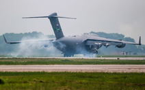 Hai 'ngựa thồ' C-17 của Mỹ liên tiếp đến Hà Nội