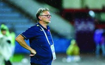 Asian Cup: Ông Troussier, bột và hồ