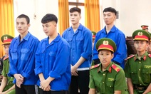 Dùng thanh tre đánh người suýt mất mạng, 4 thanh niên lãnh án 31 năm tù