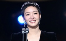 Kim Go Eun nhận giải Nữ diễn viên chính xuất sắc nhất tại Rồng Xanh 2024