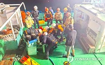 Tàu cá chìm ngoài khơi Jeju, tổng thống Hàn Quốc chỉ đạo huy động mọi nguồn lực