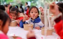 Ngày của phở 12-12: Cả trăm người ăn phở nóng ấm giữa mùa đông vùng cao