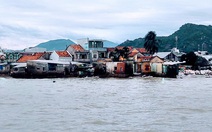 Sóng biển Nha Trang đánh dữ dội sạt lở cồn Nhất Trí, dân lo sợ đề nghị thành phố làm kè