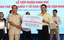 Hơn 1.000 thẻ bảo hiểm y tế tặng hộ cận nghèo