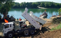 Xây cầu Hiếu Liêm thuộc dự án Nhà máy thủy điện Trị An mở rộng