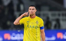 Ronaldo ăn mừng phản cảm đáp trả cổ động viên gọi tên Messi