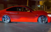 Giao ô tô BMW cho con chưa đủ tuổi 'drift', hai mẹ con bị phạt gần 20 triệu đồng