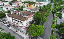 Vì sao hàng loạt trụ sở bị bỏ hoang trên ‘đất vàng’ ở Huế?