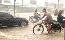 Chiều tối nay Thủ Đức, Bình Chánh, Cần Giờ có mưa dông, gió mạnh