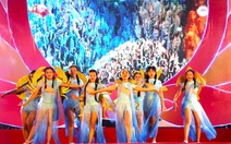 Búp sen hồng trên đất trời xứ 'hoa vàng cỏ xanh'