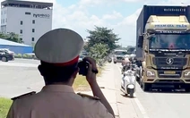 Ô tô lấn làn trên đường Mỹ Phước - Tân Vạn: Cần xử phạt mạnh tay hơn