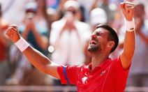 Novak Djokovic khóc mừng HCV Olympic đầu tiên trong sự nghiệp