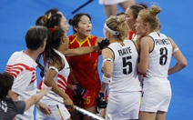 NÓNG: Tuyển nữ Trung Quốc ẩu đả với Bỉ tại bán kết khúc côn cầu Olympic 2024