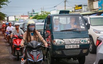 Cầu Long Thành đang sửa, ô tô kẹt dài trên đường vô phà Cát Lái