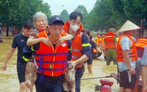 Thái Nguyên gọi, Hà Nội trả lời: Nhiều đội hỗ trợ xuyên đêm chở thuyền lên ứng cứu