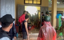 Cứu bé gái ở Quảng Ninh mắc kẹt gần 3 tiếng đồng hồ do sạt lở đất