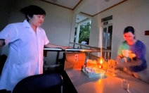 Yên Bái ngập sâu, trạm y tế phải thắp đèn dầu