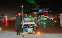 Trực thăng vượt gió bão, đưa 3 bệnh nhân từ Trường Sa về đất liền