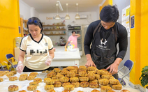 10 năm làm bánh trung thu tặng bệnh nhi, bệnh nhân suy thận