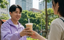 Khi ly cà phê, trà sữa ship 'đến tận giường'