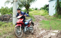 Cà Mau: Tiếp tục phát hiện dỡ đường bê tông làm đường đất lầy lội