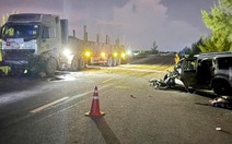 Xe 7 chỗ va chạm xe đầu kéo, 3 cháu nhỏ và 4 người lớn bị thương