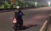 Chạy xe máy bốc đầu rồi đăng lên TikTok, bị tịch thu xe