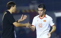 Chuyên gia: 'HLV Kim Sang Sik thay người sai khiến tuyển Việt Nam mất thế trận'