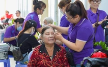 Bệnh nhân nữ được làm đẹp miễn phí ngay tại bệnh viện