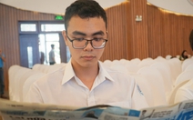 Nam SV mồ côi lần đầu tới trung tâm hội nghị, làm thuê để có học phí, chờ tin học bổng nhiều ngày