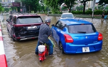 Hà Nội hỗn loạn trong ngập úng nặng: Chính quyền đã ở đâu?