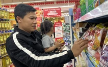 Chăm con nhỏ dưới 7 tuổi bị ốm, chế độ ốm đau đảm bảo thu nhập ra sao?