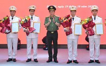 Bộ trưởng Bộ Công an phong cấp bậc hàm cho 8 lãnh đạo chủ chốt của MobiFone