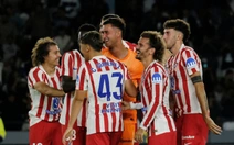 Atletico Madrid 'kiện' Arsenal vì... không có nước nóng để tắm