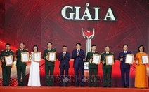Tổng Bí thư Đảng Cộng sản Thụy Sĩ nhận giải A cuộc thi bảo vệ nền tảng tư tưởng của Đảng
