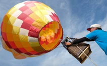 Khinh khí cầu rực sắc bên hồ Xuân Hương Đà Lạt