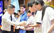 Trao 345 học bổng khuyến tài cho sinh viên TP.HCM