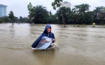 Huế mưa to kinh khủng, có nơi hơn 1.300mm, nhiều đường trung tâm ngập nặng