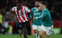 Liverpool sụp đổ vì những 'bom tấn'