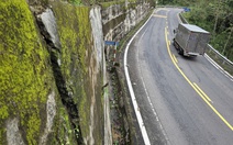 Khối bê tông ở ta luy đèo Măng Đen nhô ra: Sở Xây dựng Quảng Ngãi nói an toàn