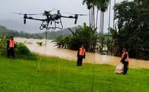 Quân đội huy động máy bay không người lái cứu trợ người dân bị lũ cô lập