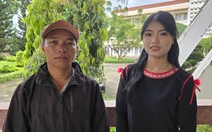 Chở con đến trễ, người cha nuôi 4 con lo lắng lắm: Con nhận học bổng, tôi làm mướn không uổng