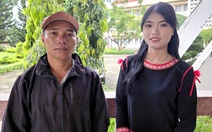 Chở con đến trễ, người cha 1 mình nuôi 4 con lo lắng lắm: Con được học bổng, tôi làm mướn không uổng