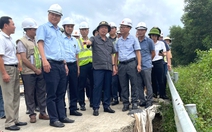 Phó thủ tướng Chính phủ Trần Hồng Hà thị sát khu vực sạt lở cao tốc La Sơn - Hòa Liên