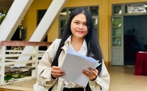 Nghe có học bổng, nước mắt nữ SV ĐH Quy Nhơn cứ rơi, gọi báo mẹ mẹ lo 'coi bị lừa không con'