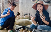 Người dân Đắk Lắk nấu bánh chưng gởi bà con vùng lũ Nghệ An