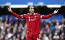 Pha 'xoay mông' của Van Dijk khiến Liverpool thua Chelsea