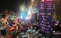 Phố lồng đèn Lương Nhữ Học nhộn nhịp, bãi giữ xe 'ăn theo' thu 20.000 đồng/xe